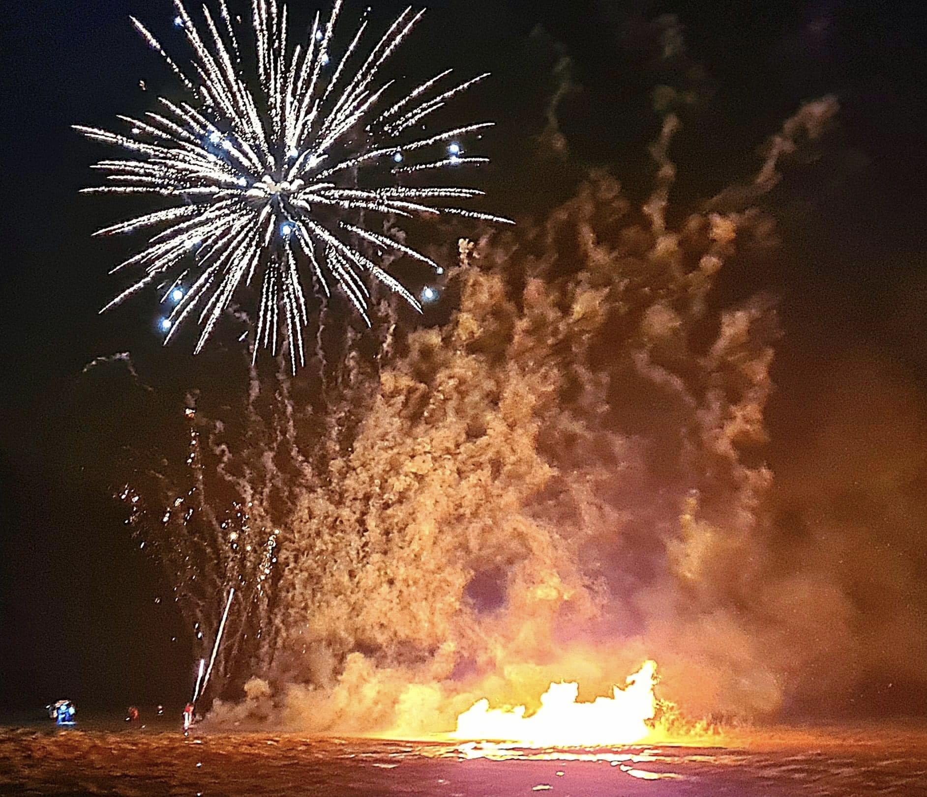 hoylakes_fundraising_firework_display_back_with_a_bang_for_rnli