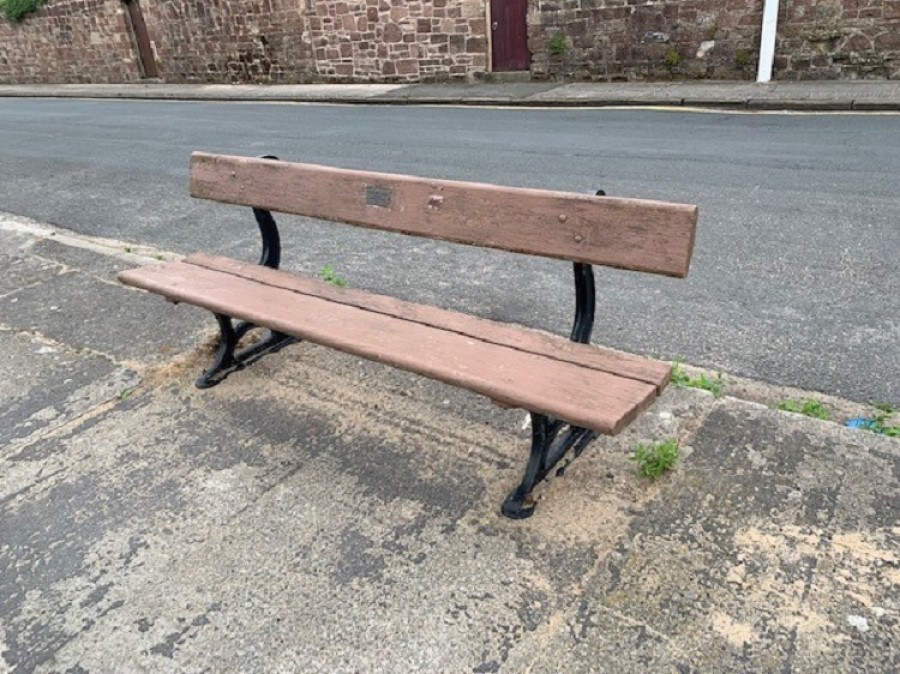 Memorial benches on Hoylake prom removed for refurbishment