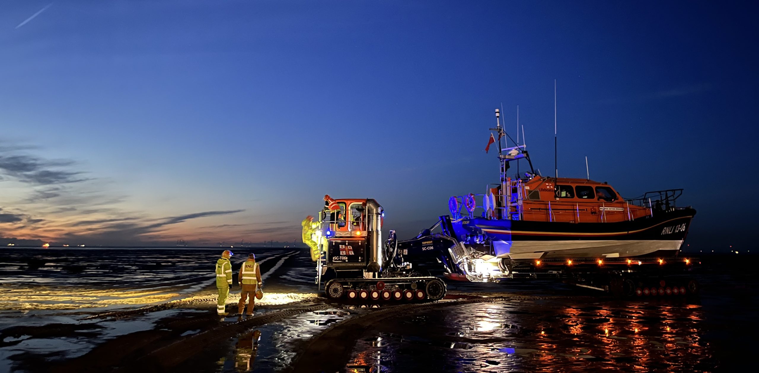 Hoylake lifeboat rescues stranded angling boat crew