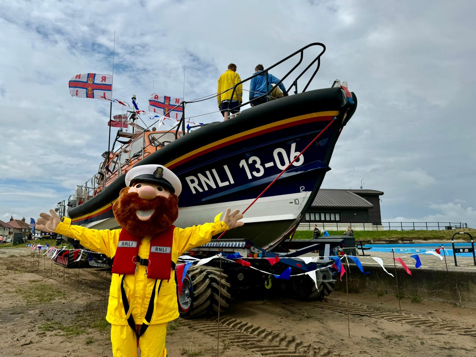 step_aboard_hoylake_and_west_kirby_rnli_lifeboats_at_lifesaving_fundraiser