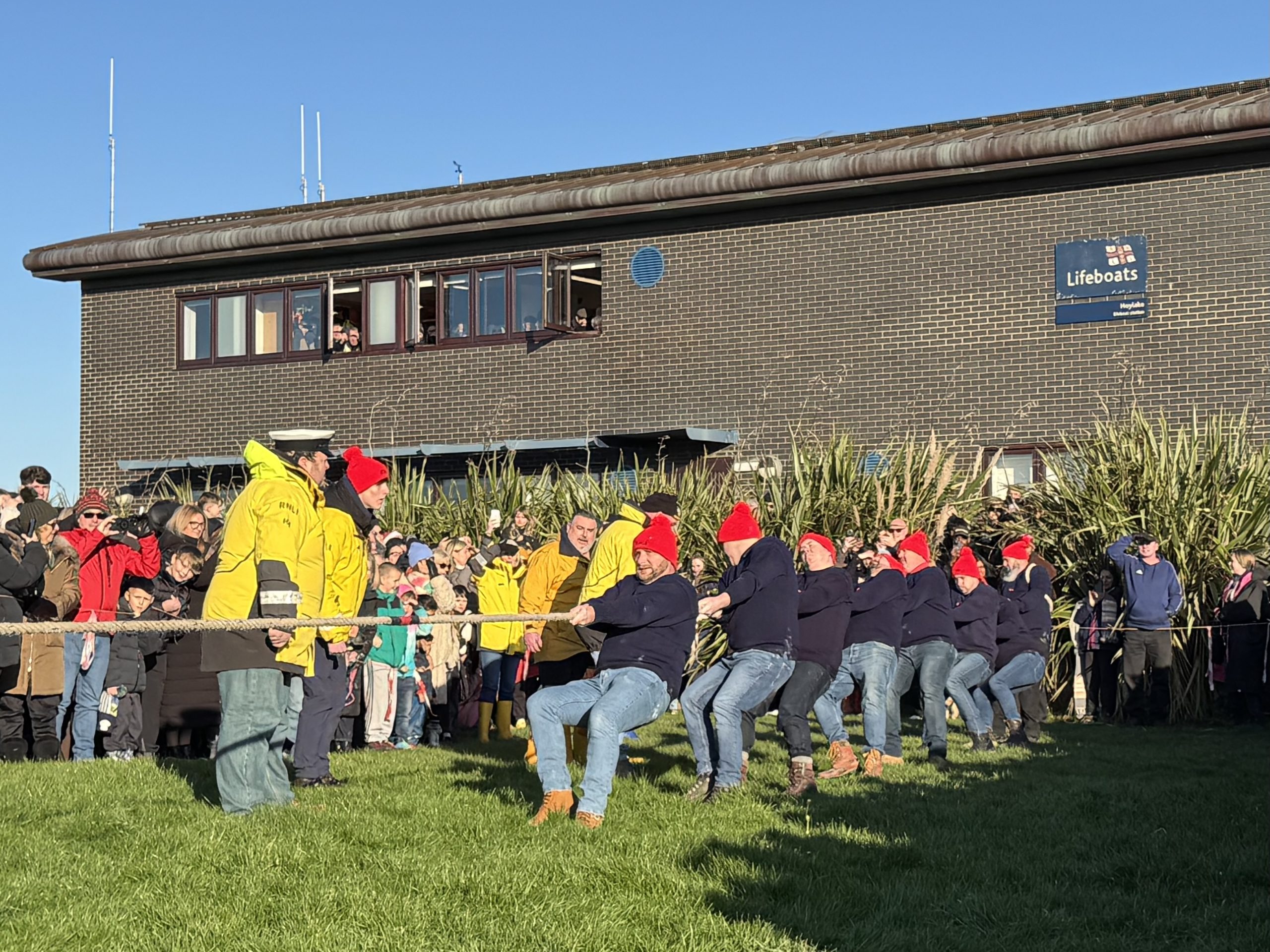hoylake_rnli_defends_title_in_boxing_day_tug_owar_and_raises_over_2500